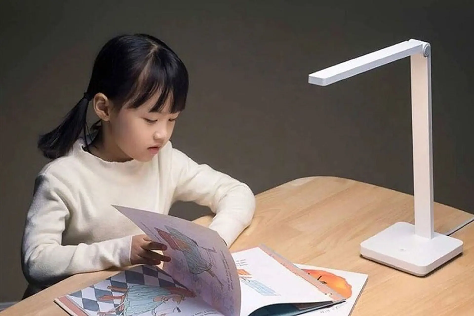 Công nghệ chống chói trong đèn học hiện đại